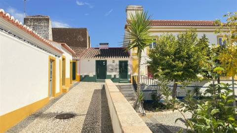 Espaço comercial, equipado, pronto a funcionar, Vila Viçosa