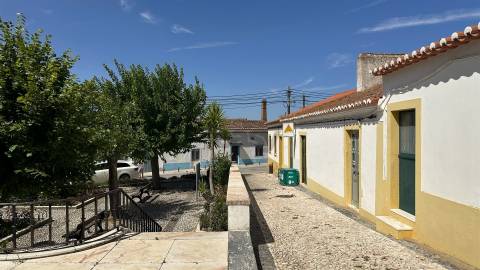 Espaço comercial, equipado, pronto a funcionar, Vila Viçosa