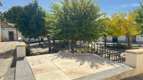 Espaço comercial, equipado, pronto a funcionar, Vila Viçosa