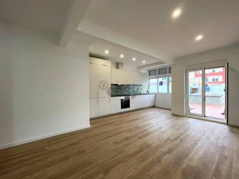 Apartamento totalmente remodelado  para arrendar