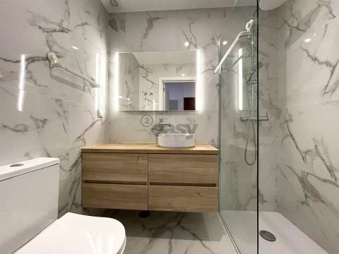 Apartamento totalmente remodelado  para arrendar