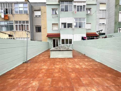 Apartamento totalmente remodelado  para arrendar