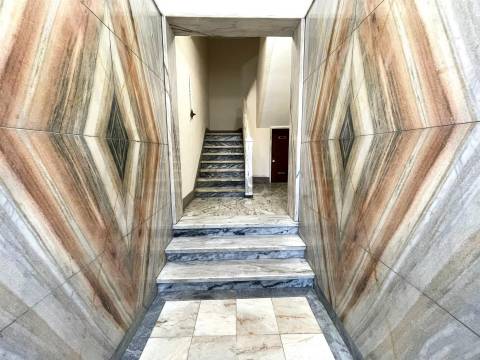 Apartamento totalmente remodelado  para arrendar