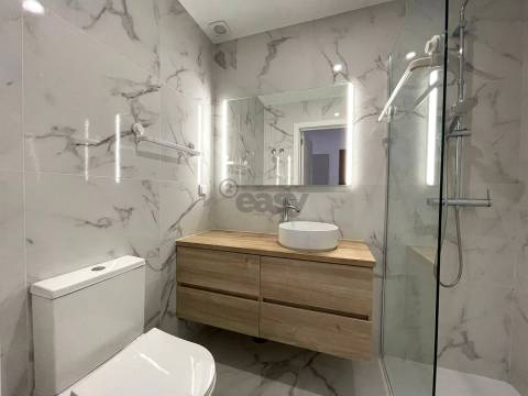 Apartamento totalmente remodelado  para arrendar