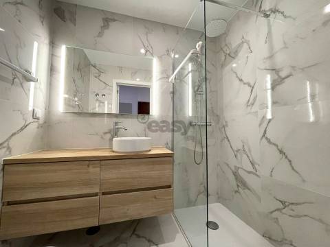 Apartamento totalmente remodelado  para arrendar