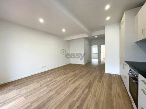Apartamento totalmente remodelado  para arrendar