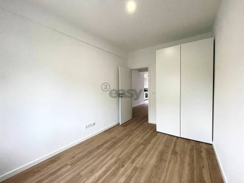 Apartamento totalmente remodelado  para arrendar
