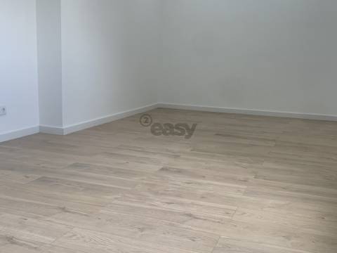 T3 Remodelado Amadora - Oferta da Escritura!