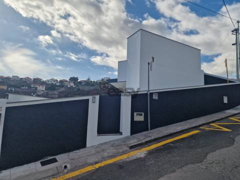Moradia Isolada T2 Arrendamento em Imaculado Coração de Maria,Funchal