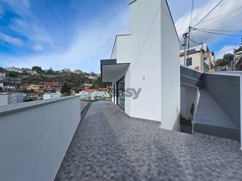 Moradia Isolada T2 Arrendamento em Imaculado Coração de Maria,Funchal