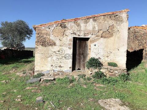 Moradia com 9 divisões para remodelar, Alcaria do Coelho, São Marcos da Ataboeira