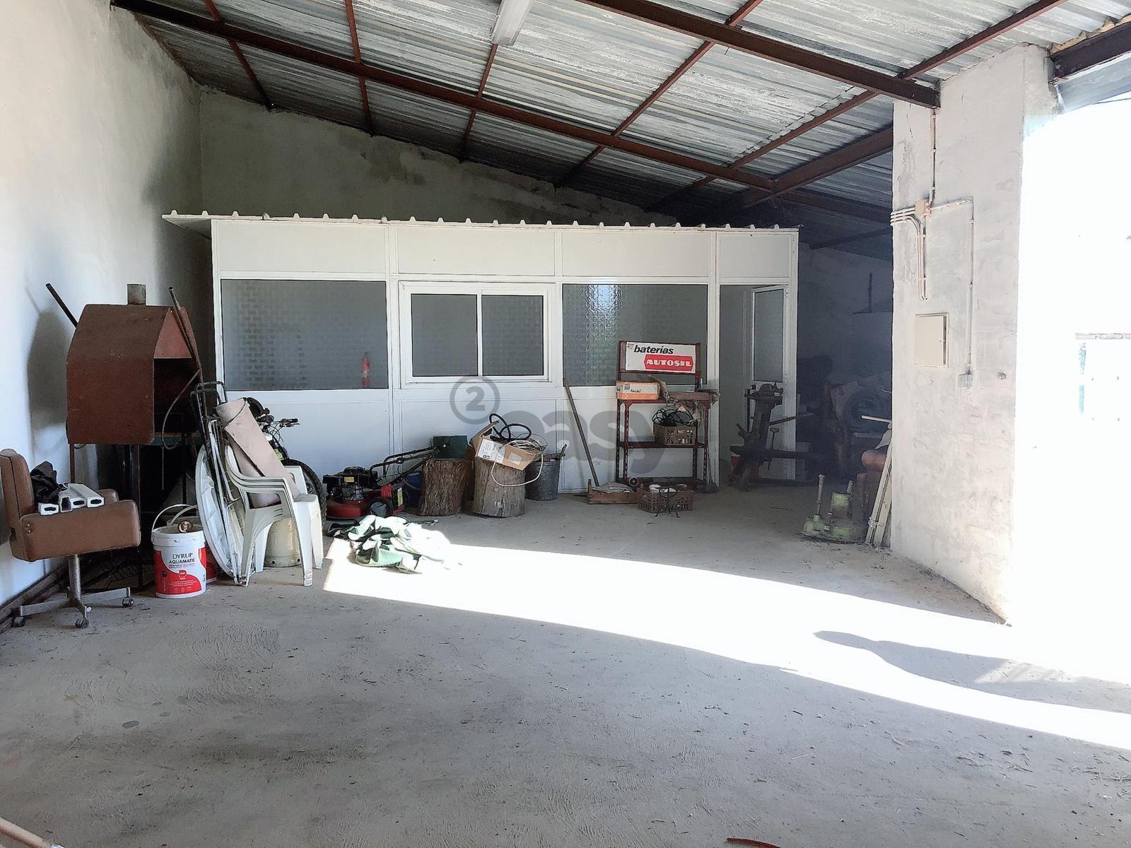 Moradia com 9 divisões para remodelar, Alcaria do Coelho, São Marcos da Ataboeira