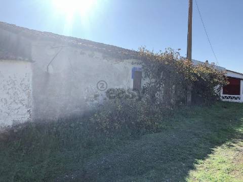 Moradia com 9 divisões para remodelar, Alcaria do Coelho, São Marcos da Ataboeira