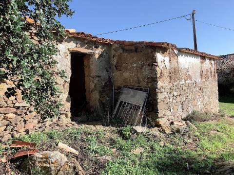 Moradia com 9 divisões para remodelar, Alcaria do Coelho, São Marcos da Ataboeira