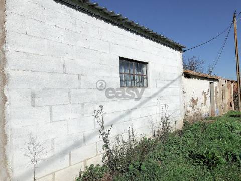 Moradia com 9 divisões para remodelar, Alcaria do Coelho, São Marcos da Ataboeira
