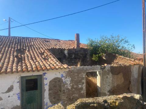 Moradia com 9 divisões para remodelar, Alcaria do Coelho, São Marcos da Ataboeira