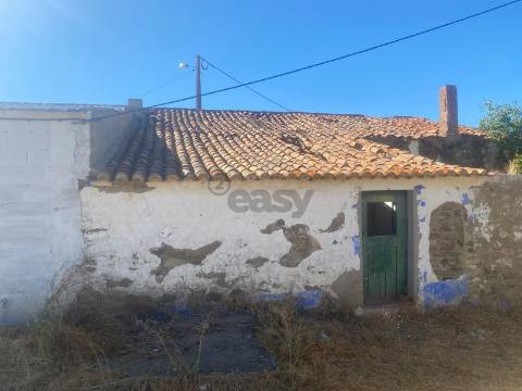 Moradia com 9 divisões para remodelar, Alcaria do Coelho, São Marcos da Ataboeira
