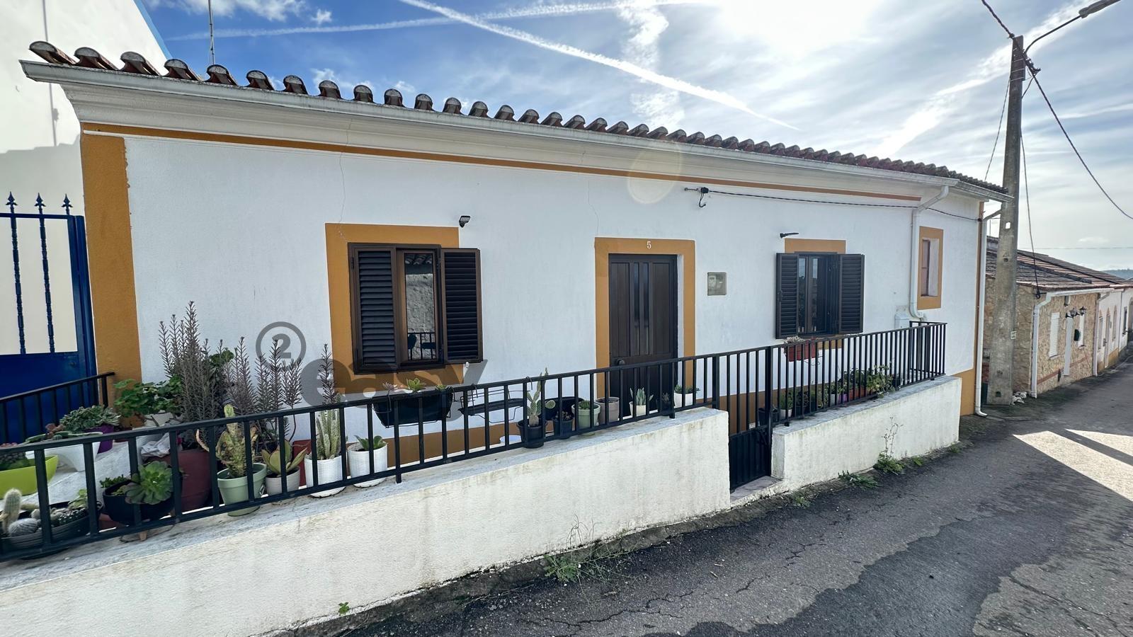 Moradia T4+1 com 9 Divisões em Alvisquer, Belver, Gavião – Habitável e com Potencial