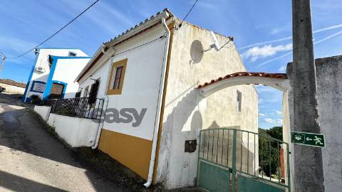 Moradia T4+1 com 9 Divisões em Alvisquer, Belver, Gavião – Habitável e com Potencial