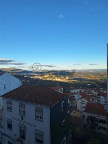 T4 Covilhã com lugar de garagem