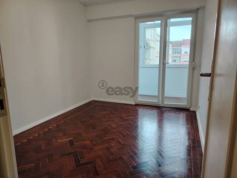 T4 remodelado em Benfica