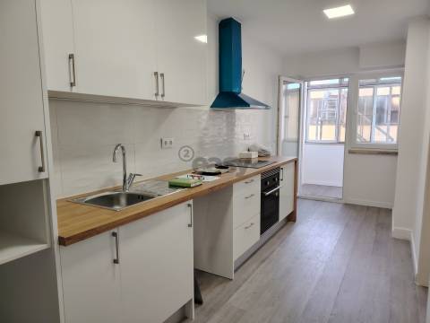 T4 remodelado em Benfica