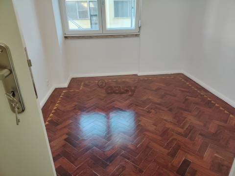 T4 remodelado em Benfica