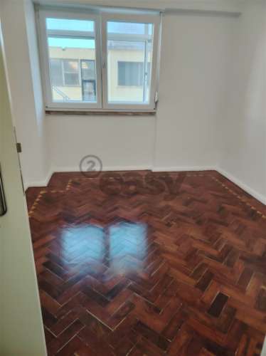 T4 remodelado em Benfica