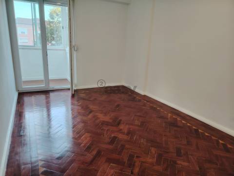 T4 remodelado em Benfica