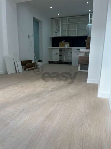 T2+1 para venda com logradouro Junto à Igreja Matriz da Amadora