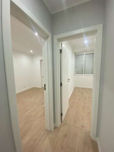 Apartamento T3 Damaia de Cima Totalmente Remodelado