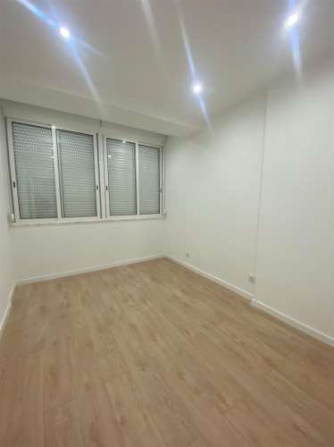 Apartamento T3 Damaia de Cima Totalmente Remodelado