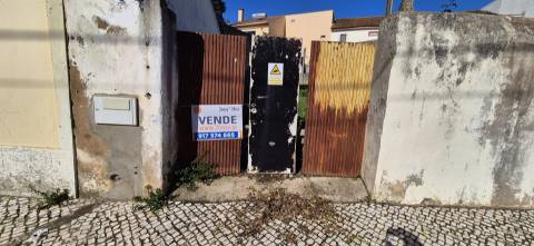 Lote de terreno 326m² na Vermelha, Cadaval