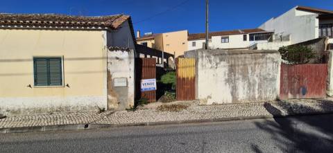 Lote de terreno 326m² na Vermelha, Cadaval