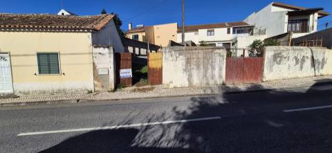 Lote de terreno 326m² na Vermelha, Cadaval