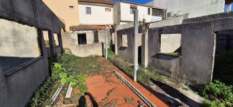 Lote de terreno 326m² na Vermelha, Cadaval