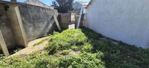 Lote de terreno 326m² na Vermelha, Cadaval