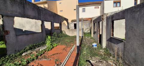 Lote de terreno 326m² na Vermelha, Cadaval