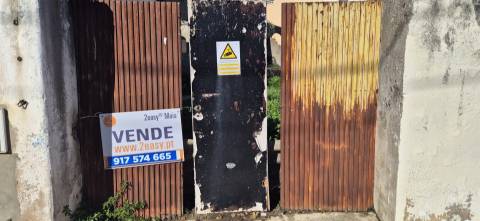 Lote de terreno 326m² na Vermelha, Cadaval