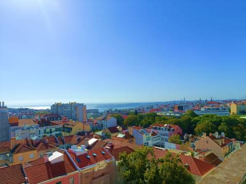 Apartamento Exclusivo T3 + 2 no Prestigiado Pátio Bagatela – Amoreiras, Lisboa