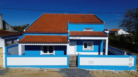 Moradia T2 com Garagem Dupla e Espaço Exterior em Ermidas-Sado