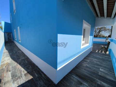 Moradia T2 com Garagem Dupla e Espaço Exterior em Ermidas-Sado