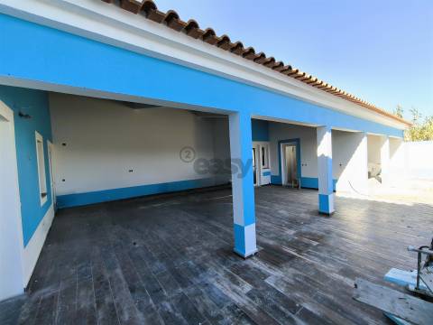Moradia T2 com Garagem Dupla e Espaço Exterior em Ermidas-Sado