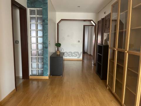 Oportunidade Única! Apartamento T3 com Suite nos Moinhos da Funcheira