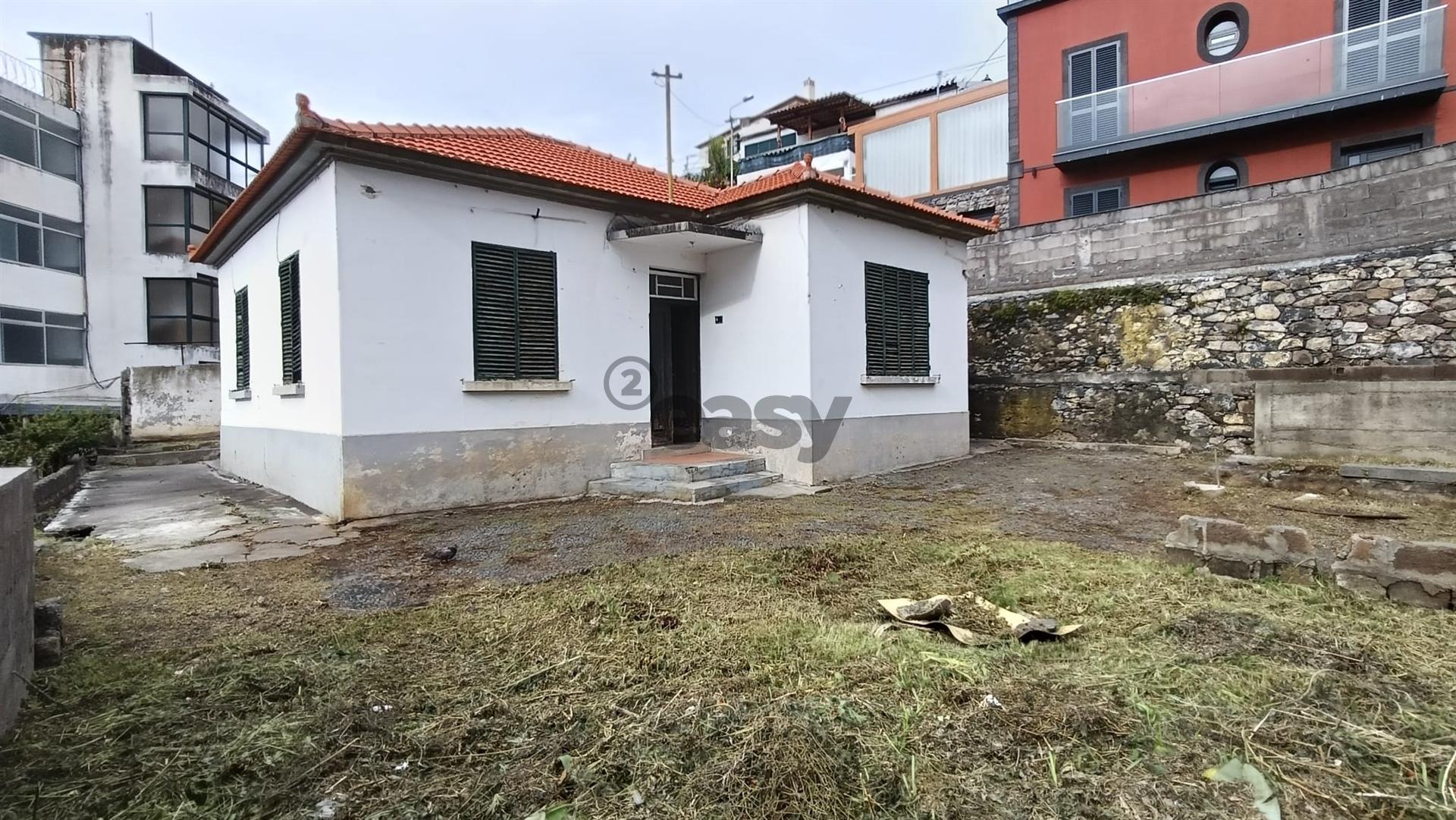 Moradia para Restaurar T3 Venda em Funchal (Santa Luzia),Funchal