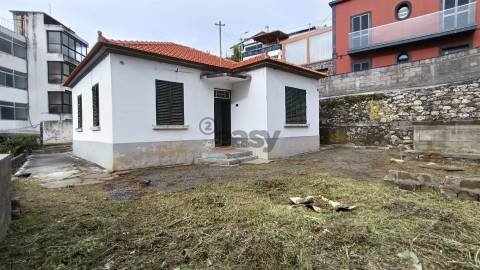 Moradia para Restaurar T3 Venda em Funchal (Santa Luzia),Funchal