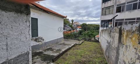 Moradia para Restaurar T3 Venda em Funchal (Santa Luzia),Funchal