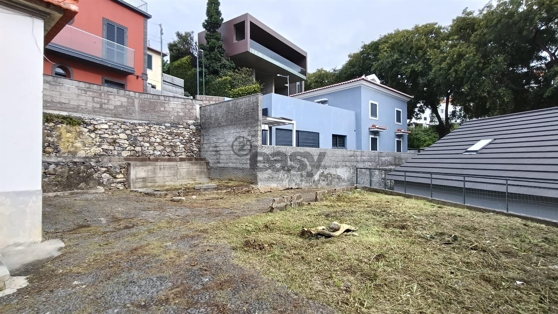 Moradia para Restaurar T3 Venda em Funchal (Santa Luzia),Funchal