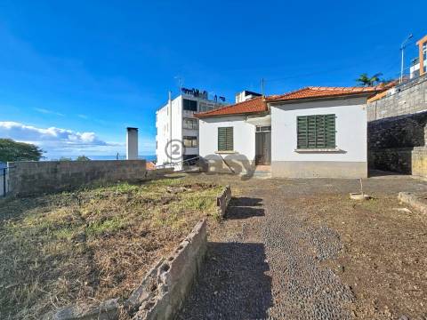 Moradia para Restaurar T3 Venda em Funchal (Santa Luzia),Funchal