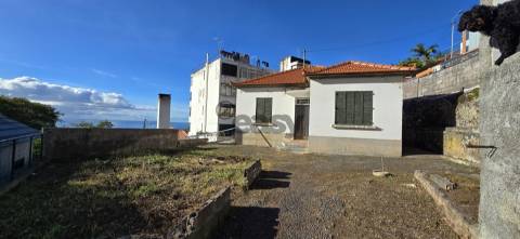 Moradia para Restaurar T3 Venda em Funchal (Santa Luzia),Funchal